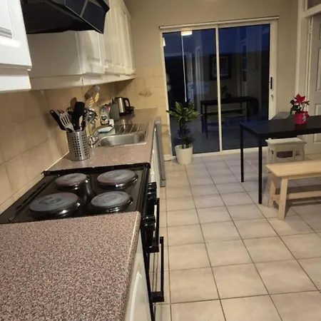 Whole Private Flat - Holiday home