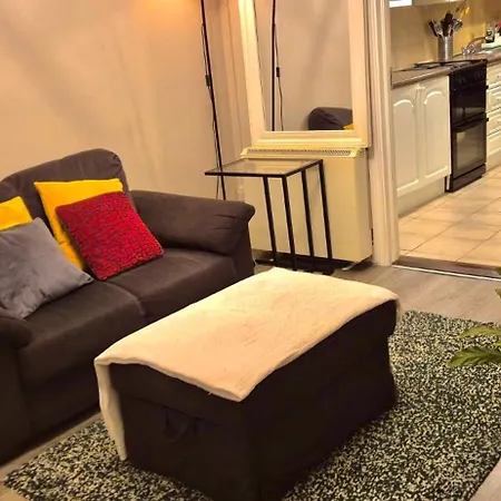 Whole Private Flat - Holiday home