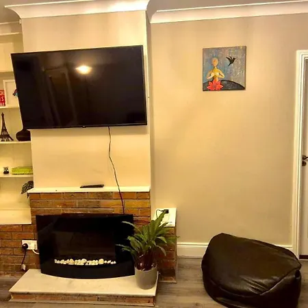 Hébergement de vacances Whole Private Flat - *