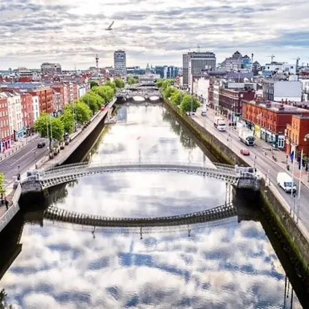Apartment Centrally Located, Disc0unt Via What App !beautiful ! Check The Number From The Photo !! Dublin