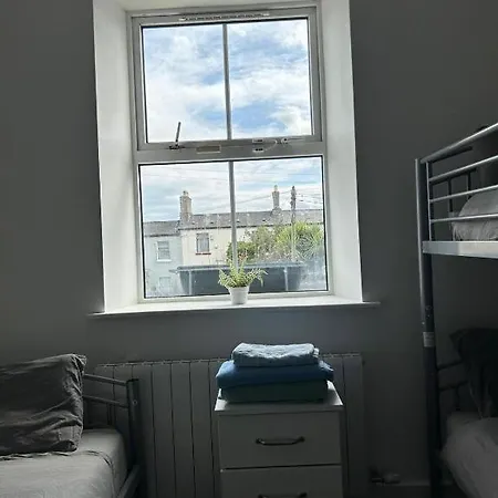 Sarsfield Guest house *
