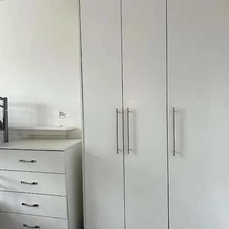 Sarsfield Guest house *