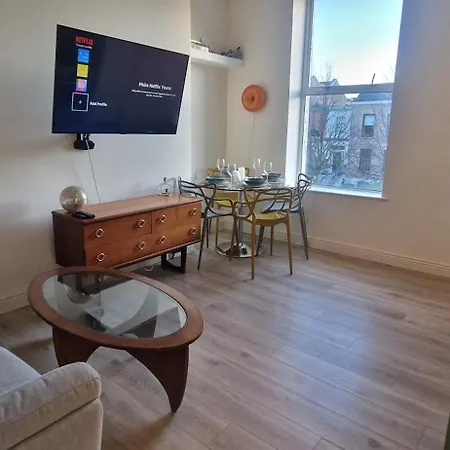 Cosy 1bd In Refurbed Victorian House Heart Of D6 * Dublin