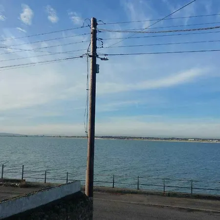 Stunning Unique & Elegantly Refurbed Seafront 2bd Holiday home *