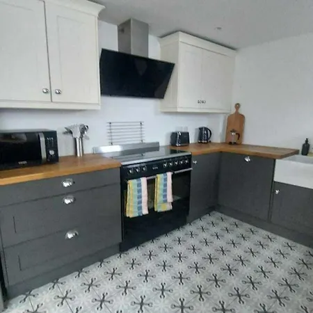 Stunning Unique & Elegantly Refurbed Seafront 2bd Holiday home *