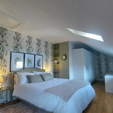 Stunning Unique & Elegantly Refurbed Seafront 2bd Dublin