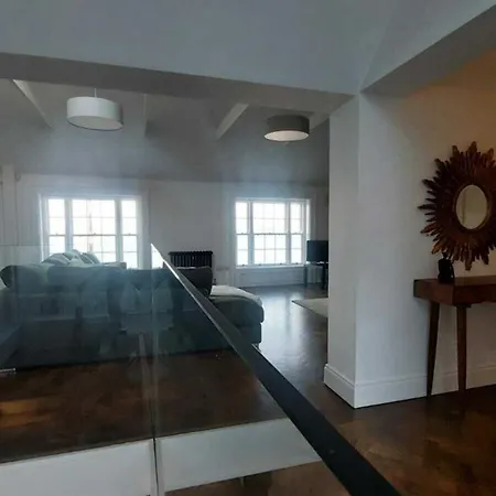 Stunning Unique & Elegantly Refurbed Seafront 2bd