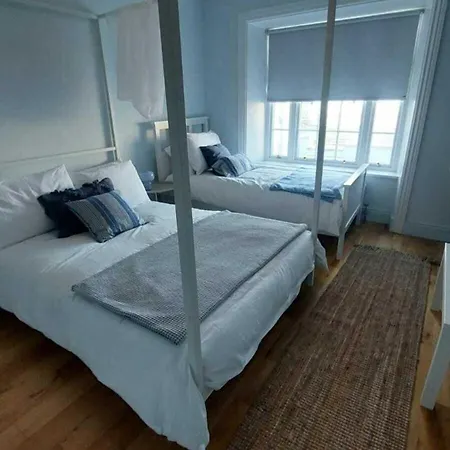 Stunning Unique & Elegantly Refurbed Seafront 2bd Holiday home Dublin