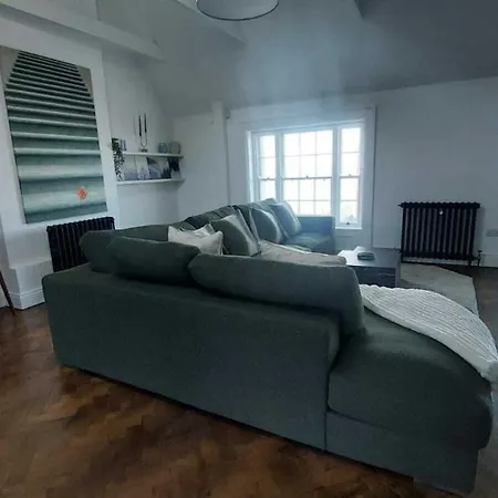 Stunning Unique & Elegantly Refurbed Seafront 2bd * Dublin