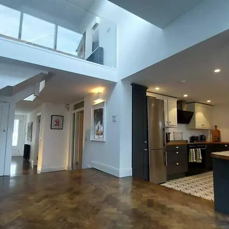 Stunning Unique & Elegantly Refurbed Seafront 2bd Dublin