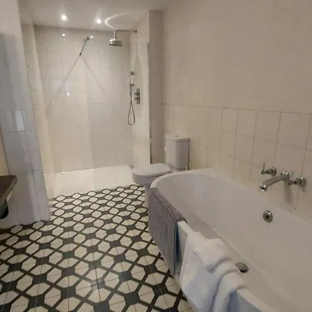Stunning Unique & Elegantly Refurbed Seafront 2bd * Dublin
