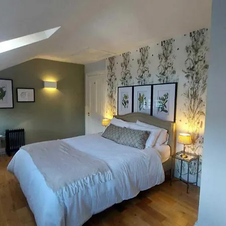 Stunning Unique & Elegantly Refurbed Seafront 2bd Holiday home *