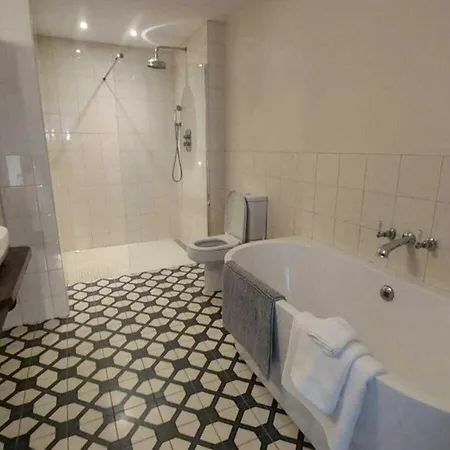 Holiday home Stunning Unique & Elegantly Refurbed Seafront 2bd Dublin