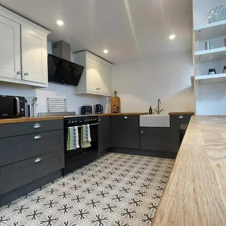 Stunning Unique & Elegantly Refurbed Seafront 2bd Dublin