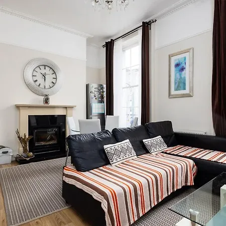 3 Bed In Phibsborough-12 Min Walk To The Spire Apartment *
