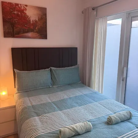 Apartment Modern Good Distance From And Airport 4people *