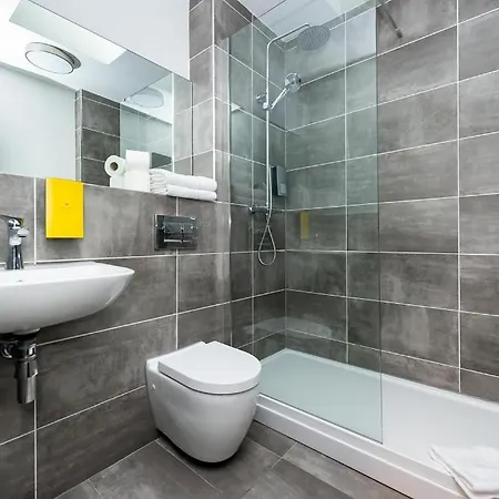 Aparthotel Staycity Augustine