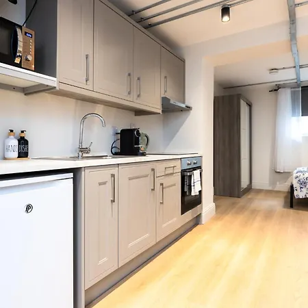 Modern - 20 Min Walk To Ha Penny Bridge Apartment