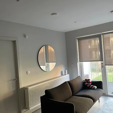 Cozy Ensuite In A Shared *
