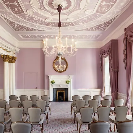 Отель The Shelbourne, Autograph Collection 5*