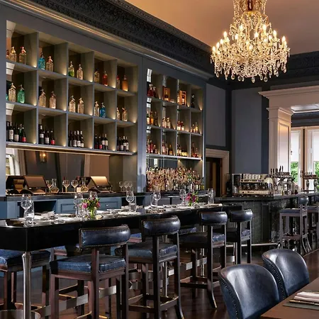 Отель The Shelbourne, Autograph Collection