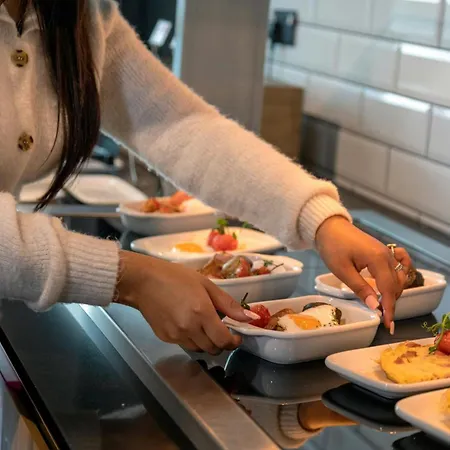 Aloft Hotell 4*
