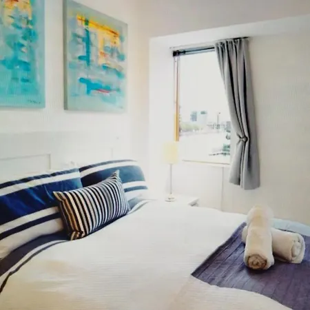 Docks 22 Guest house *