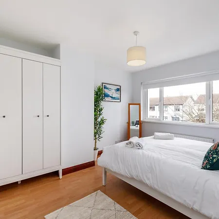 Centre Modern 3 Bedroom House * Dublin