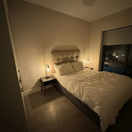 King Size With Private Bathroom * Dublin
