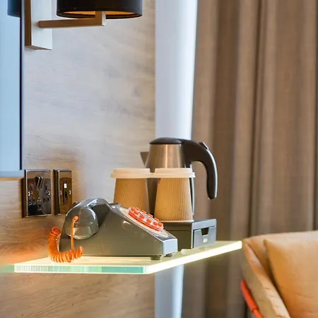 Hotel Moxy 4*