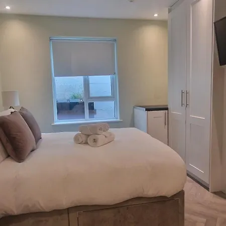Apartment Upgraded Loft Style Duplex At Rathmines Village Dublin