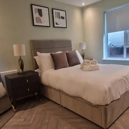 Upgraded Loft Style Duplex At Rathmines Village