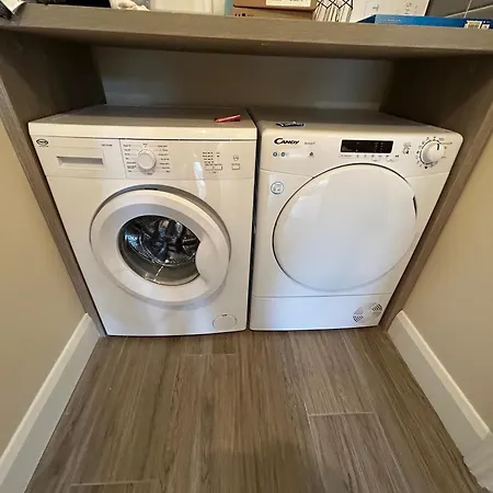 Two Bedroom Ground Floor Apartment, Professionally Managed Apartment *