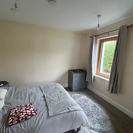 Apartment Two Bedroom Ground Floor Apartment, Professionally Managed