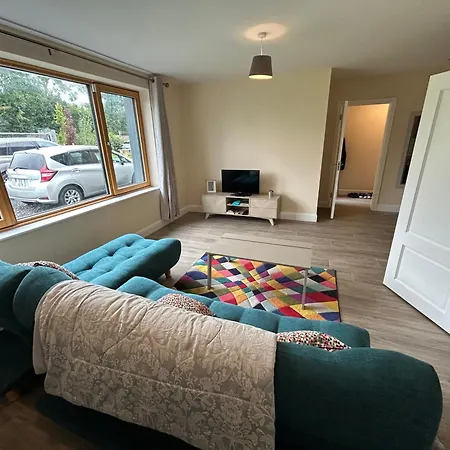 Two Bedroom Ground Floor Apartment, Professionally Managed Apartment *