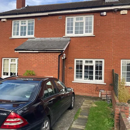 Villa Entire Terraced Two Story Redbrick House With Parking In Secluded Cul De Sac *
