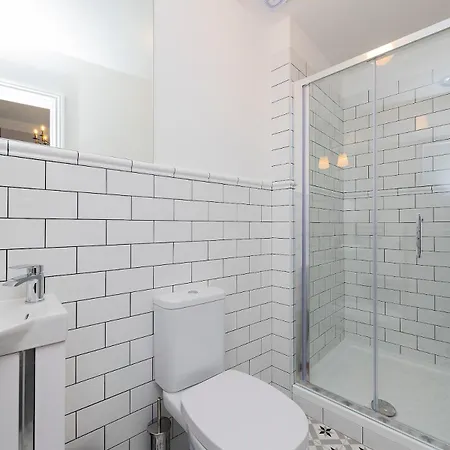 With Scenic Marina Views Apartment Dublin