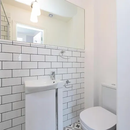 Apartment Stylish Marina Escape