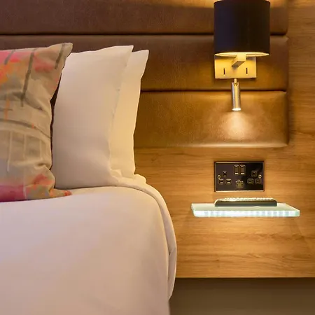 Moxy Hotel 4*