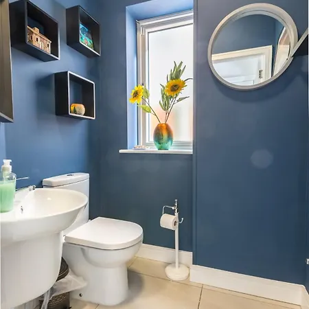4-bed House Close To Airport, & Beaches Holiday home Dublin