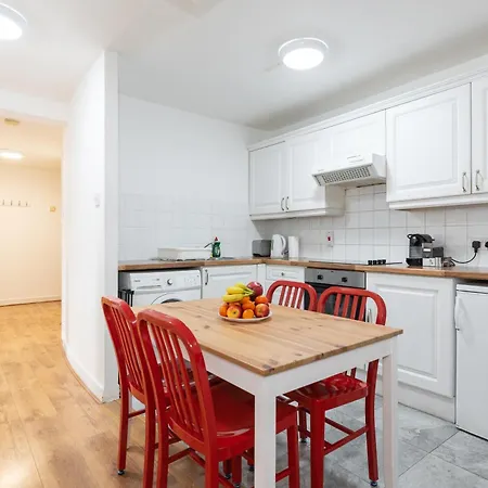 Apartment Spacious 3-bed In Center *