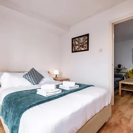 Spacious 3-bed In Center Apartment Dublin