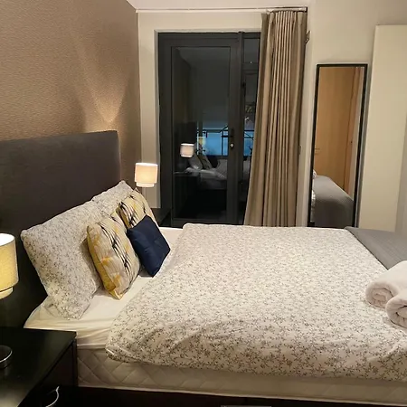 Luxurious Ensuite Kingsize Bedroom Guest house *