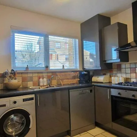 Holiday home Refurbed Modern & Stylish 3bd - Garden Pets Ok