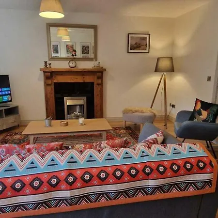 Refurbed Modern & Stylish 3bd - Garden Pets Ok Holiday home