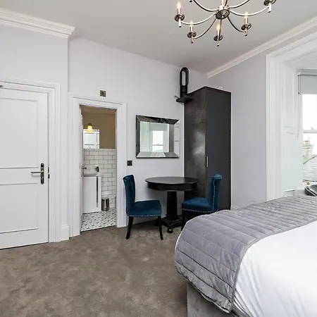 Superb Marina Apartment *