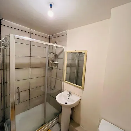 Superb Double Near The Spire - 2 Guest house *