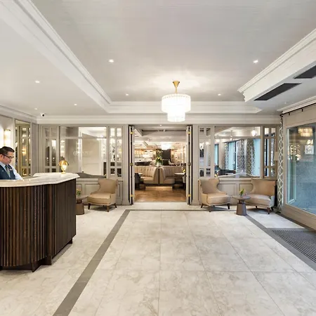 Brooks Hotel 4*