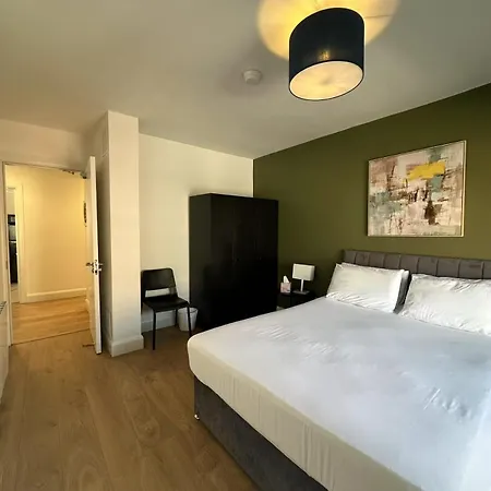Abbey Apartment *