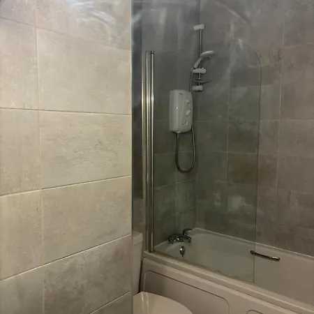 Apartment Stylish 4 One Bedroom *